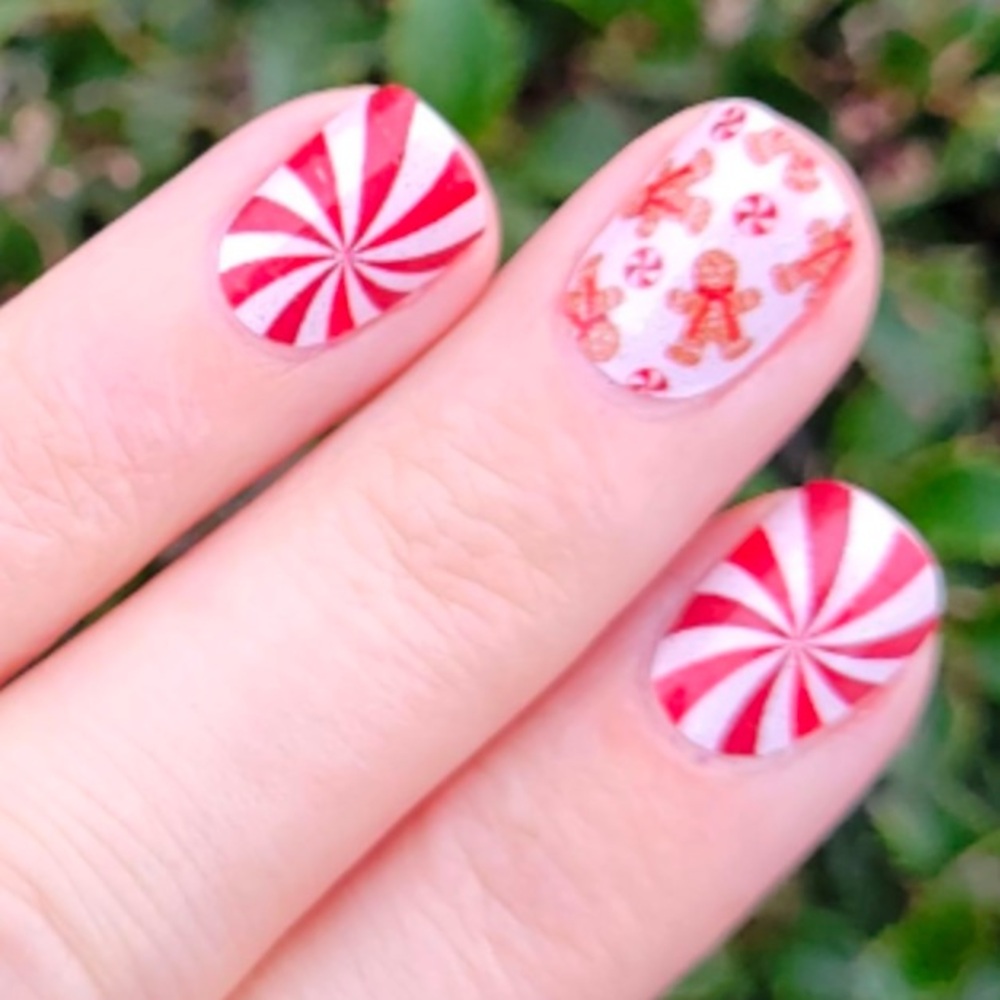 Baking Memories Color Street accent nail strips